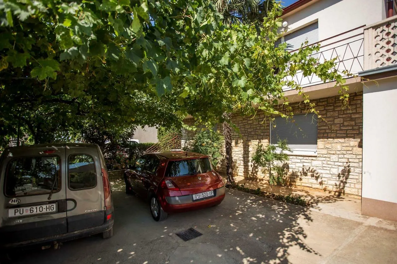 Apartment With Terrace And Parking Rovinj